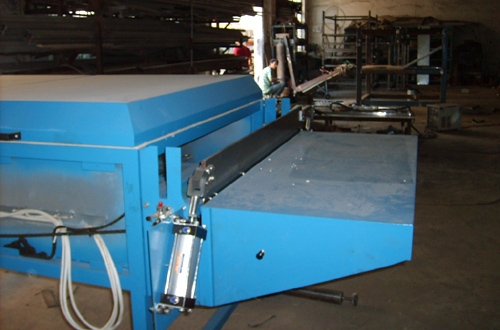 自動拉伸機縱刀